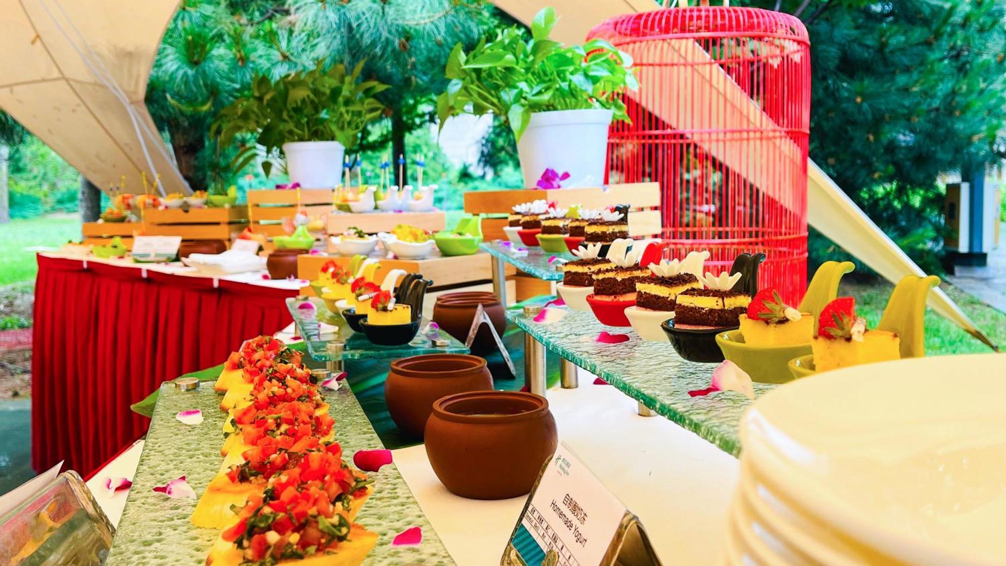 Holiday Inn Beijing Shijingshan Parkview, an IHG Hotel Buitenkant foto